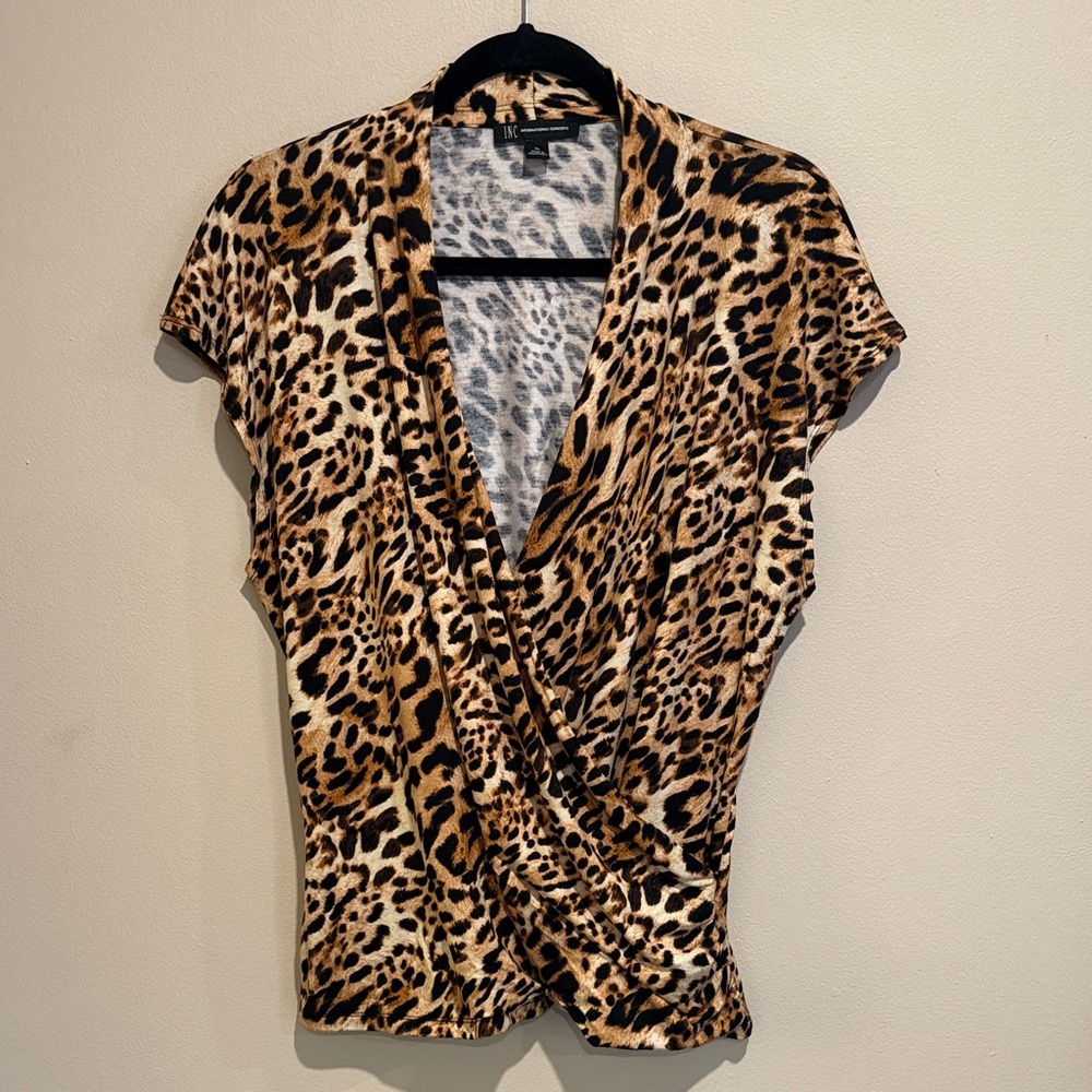 INC International Concepts Animal Print Wrap Chic Blouse Mob Wife Stylish Chic